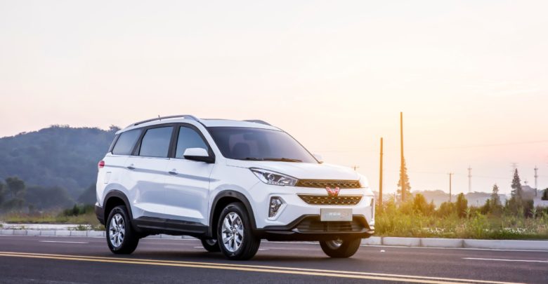 Hong Guang compact MPV