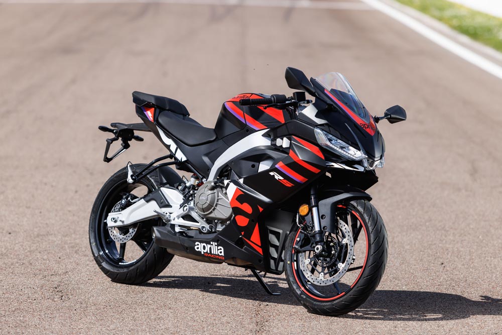 Aprilia RS 457,Aprilia RS 457 quickshifter,Aprilia RS 457 price,Aprilia RS 457 features,Aprilia motorcycle offers,Aprilia limited period offer,Aprilia RS 457 engine specs,Aprilia RS 457 vs Kawasaki Ninja 500,Aprilia RS 457 vs Yamaha YZF-R3,Aprilia RS 457 vs KTM RC 390,Aprilia RS 457 vs BMW G 310 RR,Aprilia RS 457 vs TVS Apache RR 310,Aprilia RS 457 three-year warranty,Aprilia RS 457 roadside assistance,Aprilia motorcycles India,Aprilia RS 457 launch offer,Aprilia 457cc bike,Aprilia RS 457 ex-showroom price,Aprilia motorcycle benefits,Aprilia RS 457 gearbox