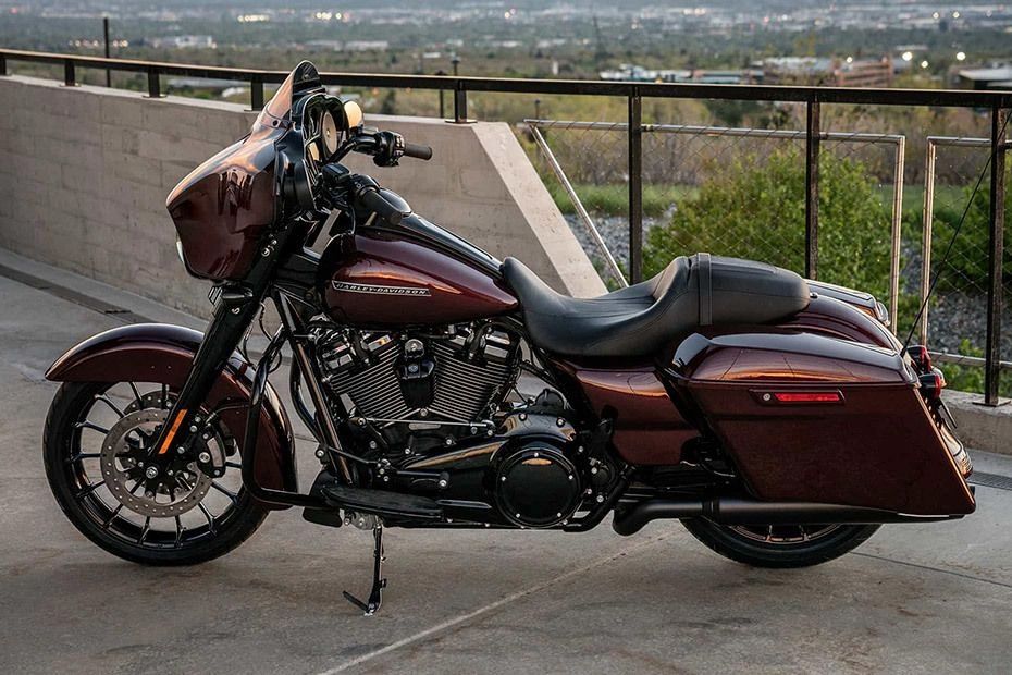 Harley Davidson Street Glide Special BS6 Specifications