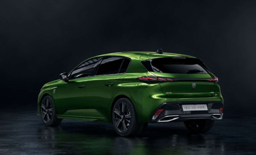 Green color Peugeot 308