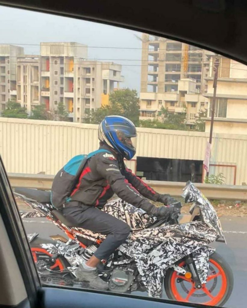 KTM RC 390 Spied