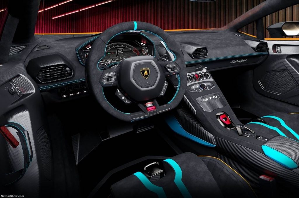 Lamborghini Huracan STO Interior