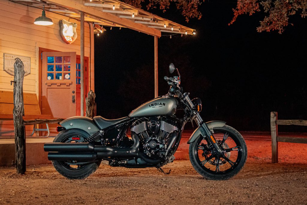 2022 Indian Chief dark horse